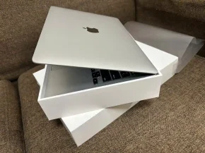 M1318- MACBOOK AIR  2020  i7 / 16 GB/256 SSD phím US  SILVER FULLBOX